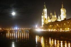 our_lady_of_pilar_250px-el_pilar_de_zaragoza_noche_2005-03-25.jpg